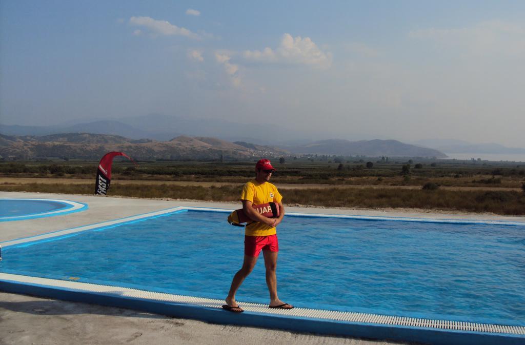 Aitheron Hotel Air Park Zervi Bagian luar foto