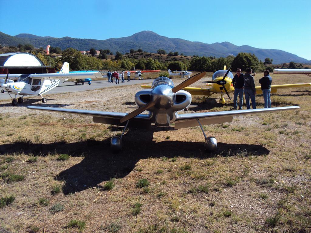 Aitheron Hotel Air Park Zervi Bagian luar foto