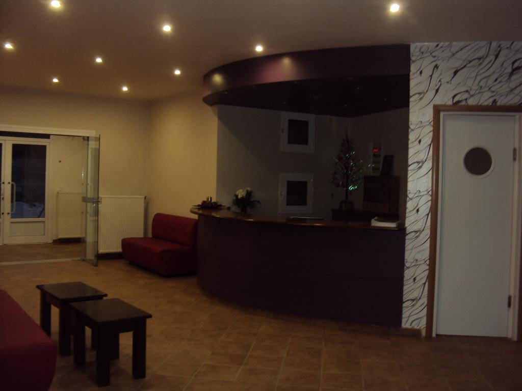 Aitheron Hotel Air Park Zervi Bagian luar foto