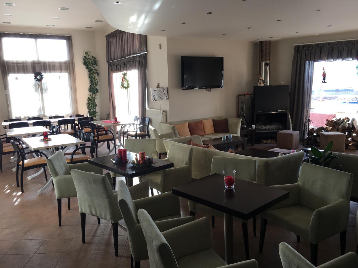 Aitheron Hotel Air Park Zervi Bagian luar foto