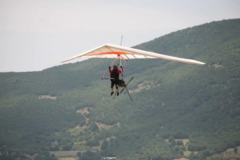 Aitheron Hotel Air Park Zervi Bagian luar foto